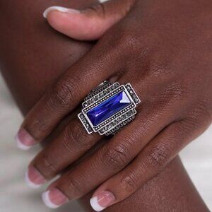 Paparazzi Jewelry Accessories - Empire - Blue Ring - Vintage